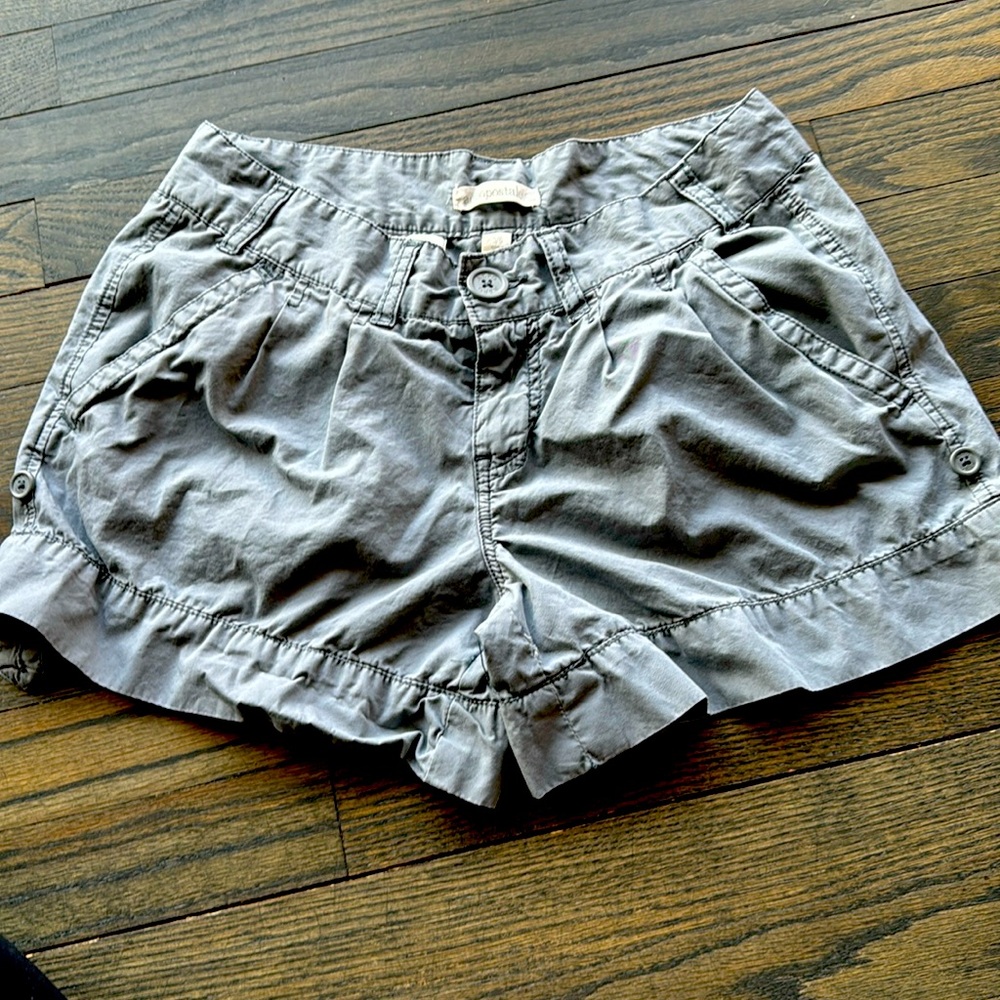 Woman’s Aéropostale grey cargo shorts